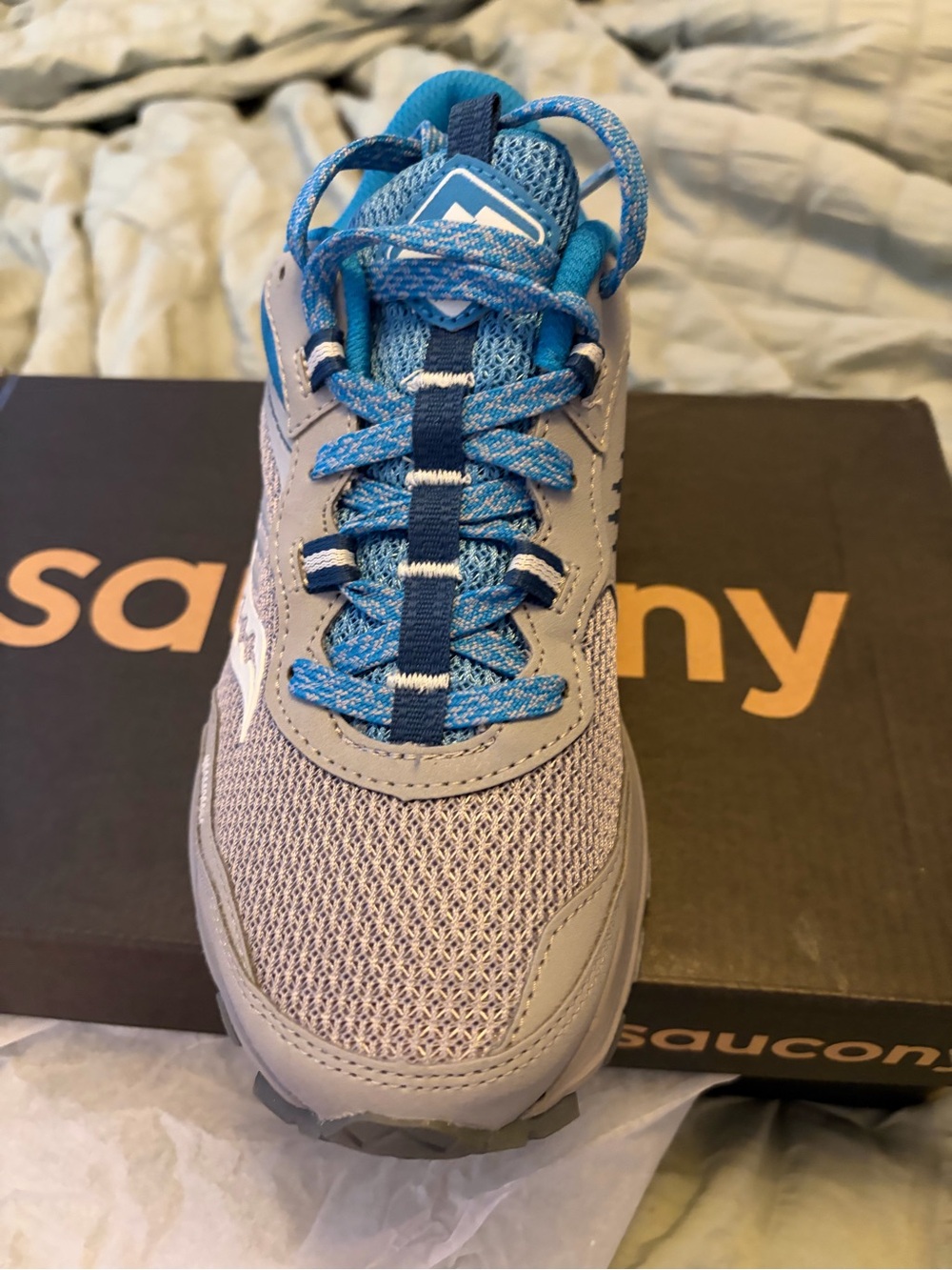 Saucony Wonen’s Gray and Blue Trail Sneaker